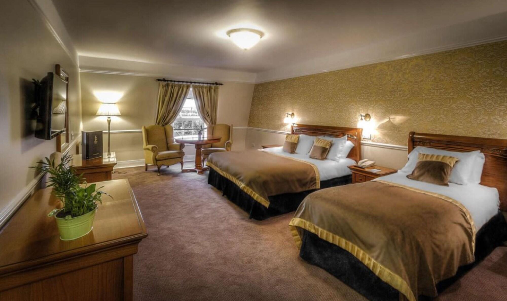 Celbridge Manor Hotel Bagian luar foto